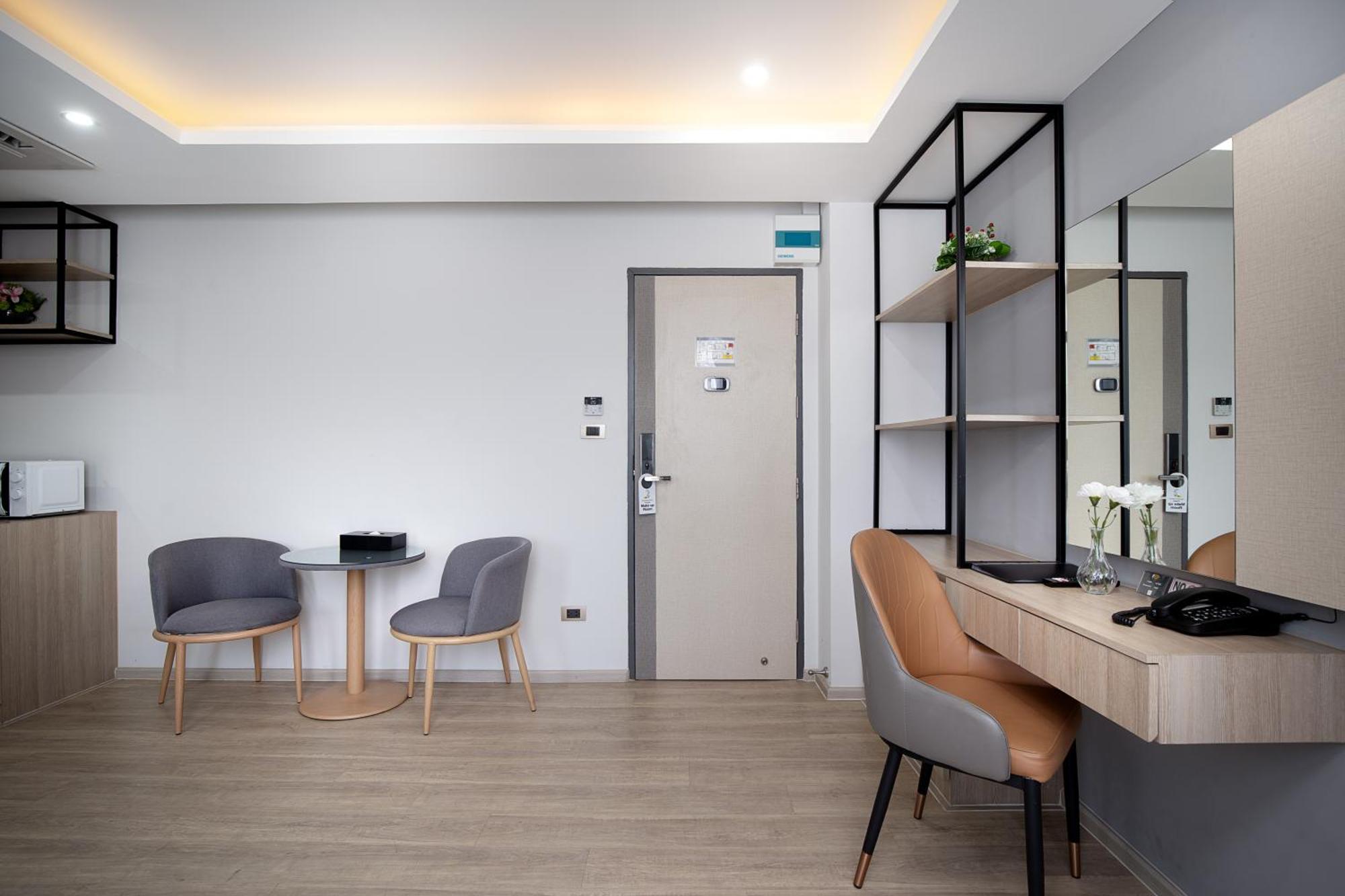 The Riski Hotel At Bangphlat Station Sha Bangkok Luaran gambar