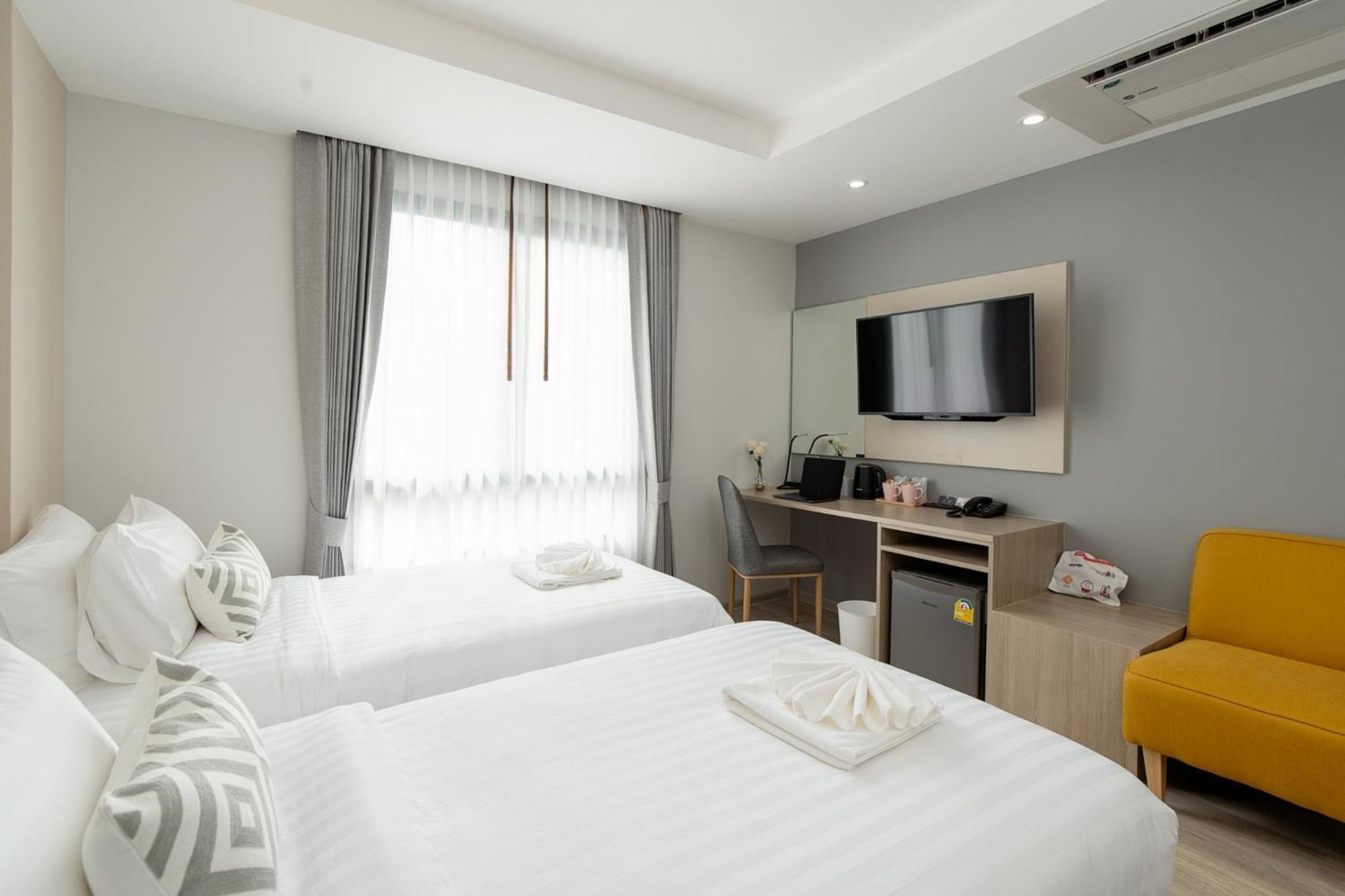 The Riski Hotel At Bangphlat Station Sha Bangkok Luaran gambar