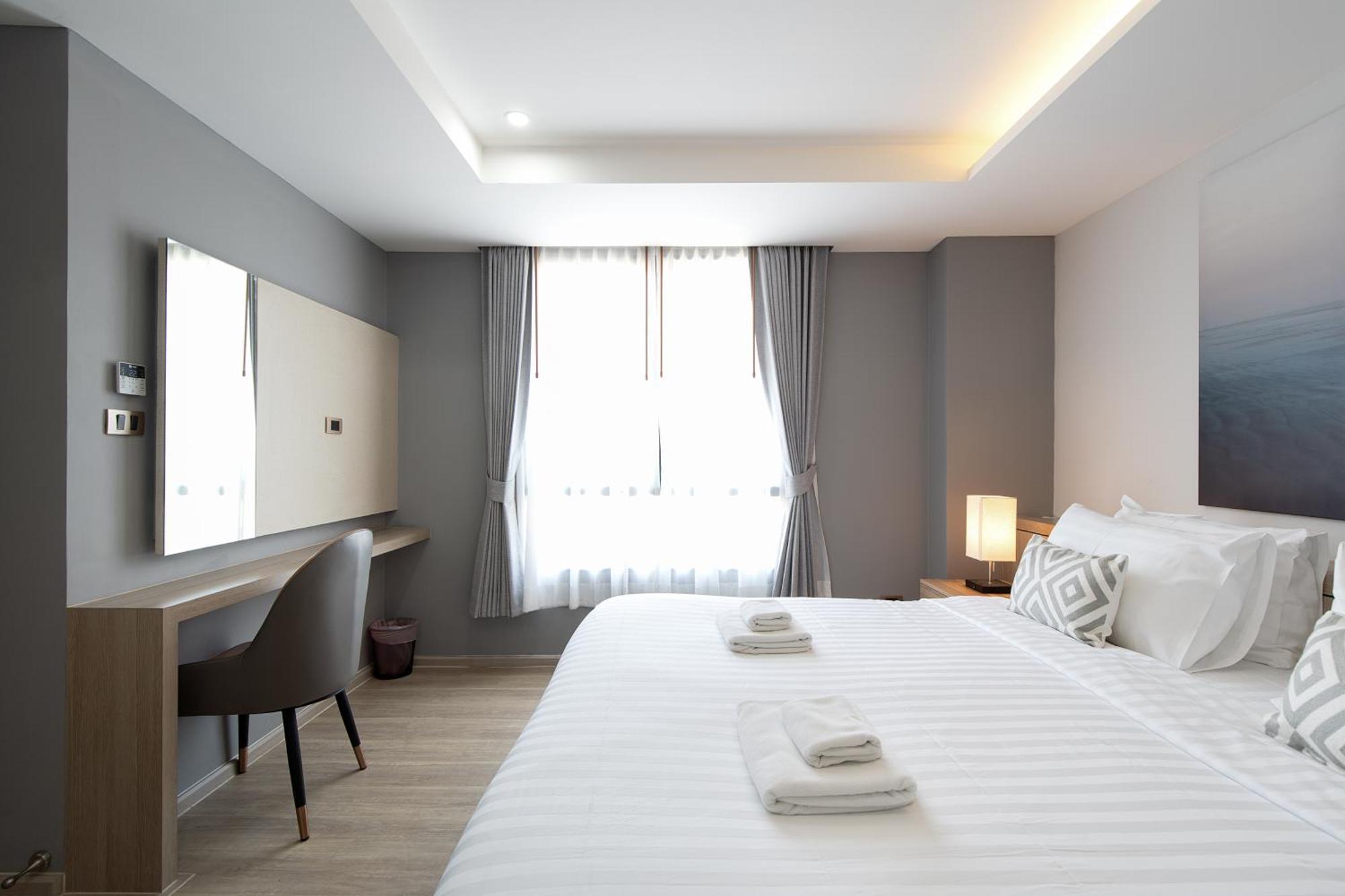 The Riski Hotel At Bangphlat Station Sha Bangkok Luaran gambar