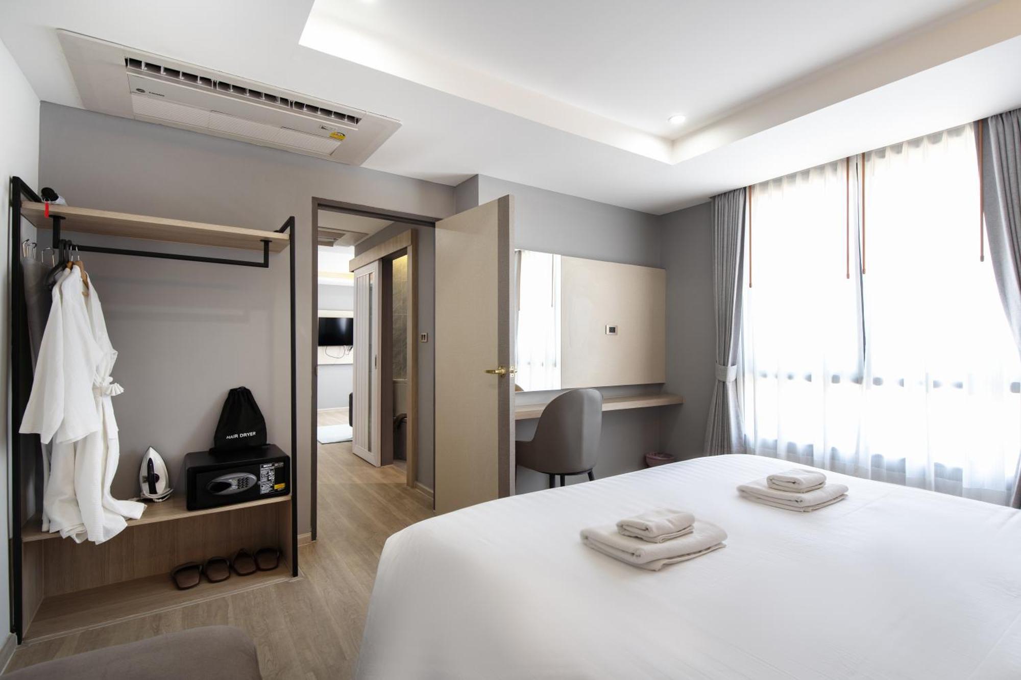 The Riski Hotel At Bangphlat Station Sha Bangkok Luaran gambar