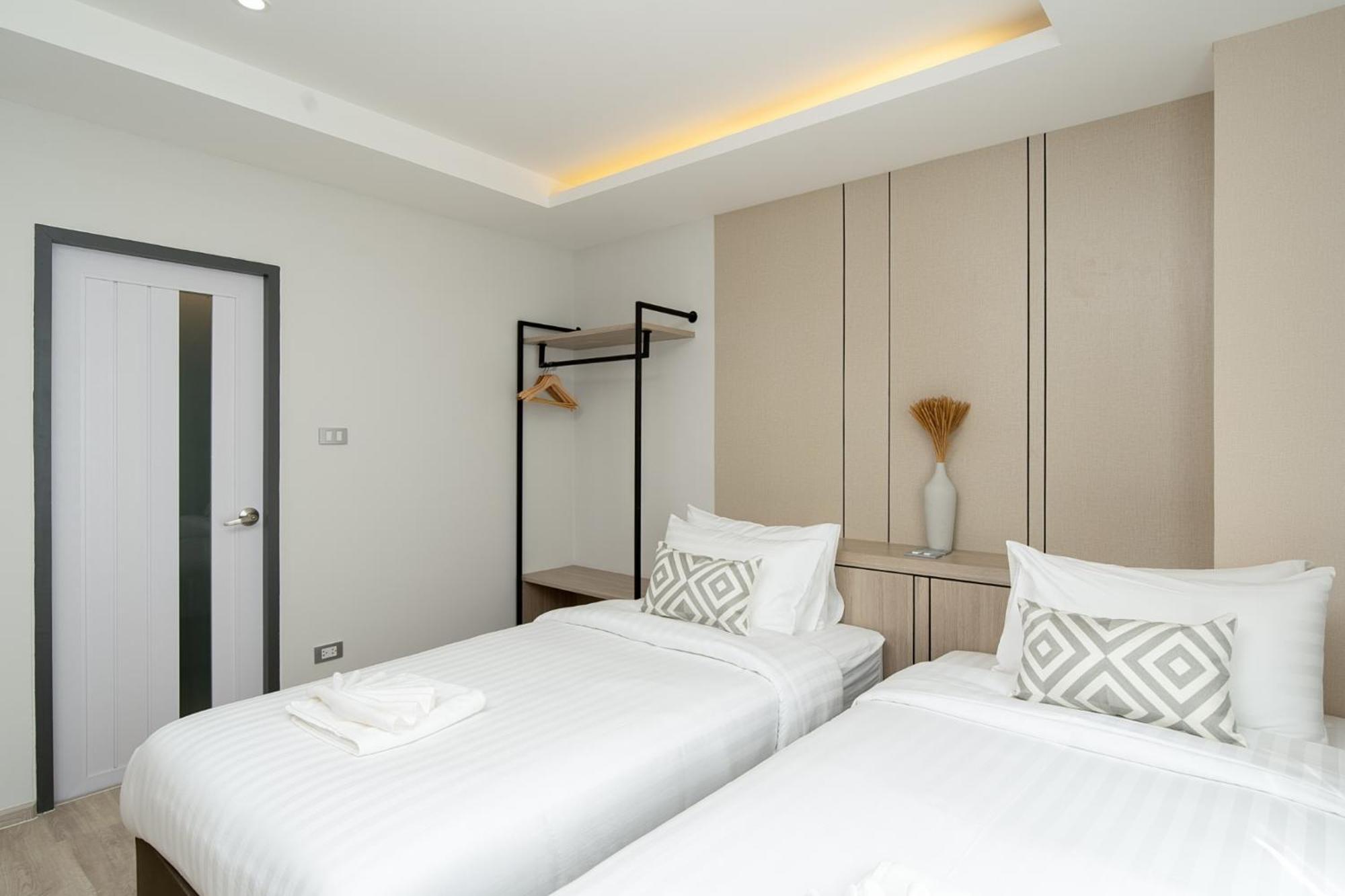 The Riski Hotel At Bangphlat Station Sha Bangkok Luaran gambar