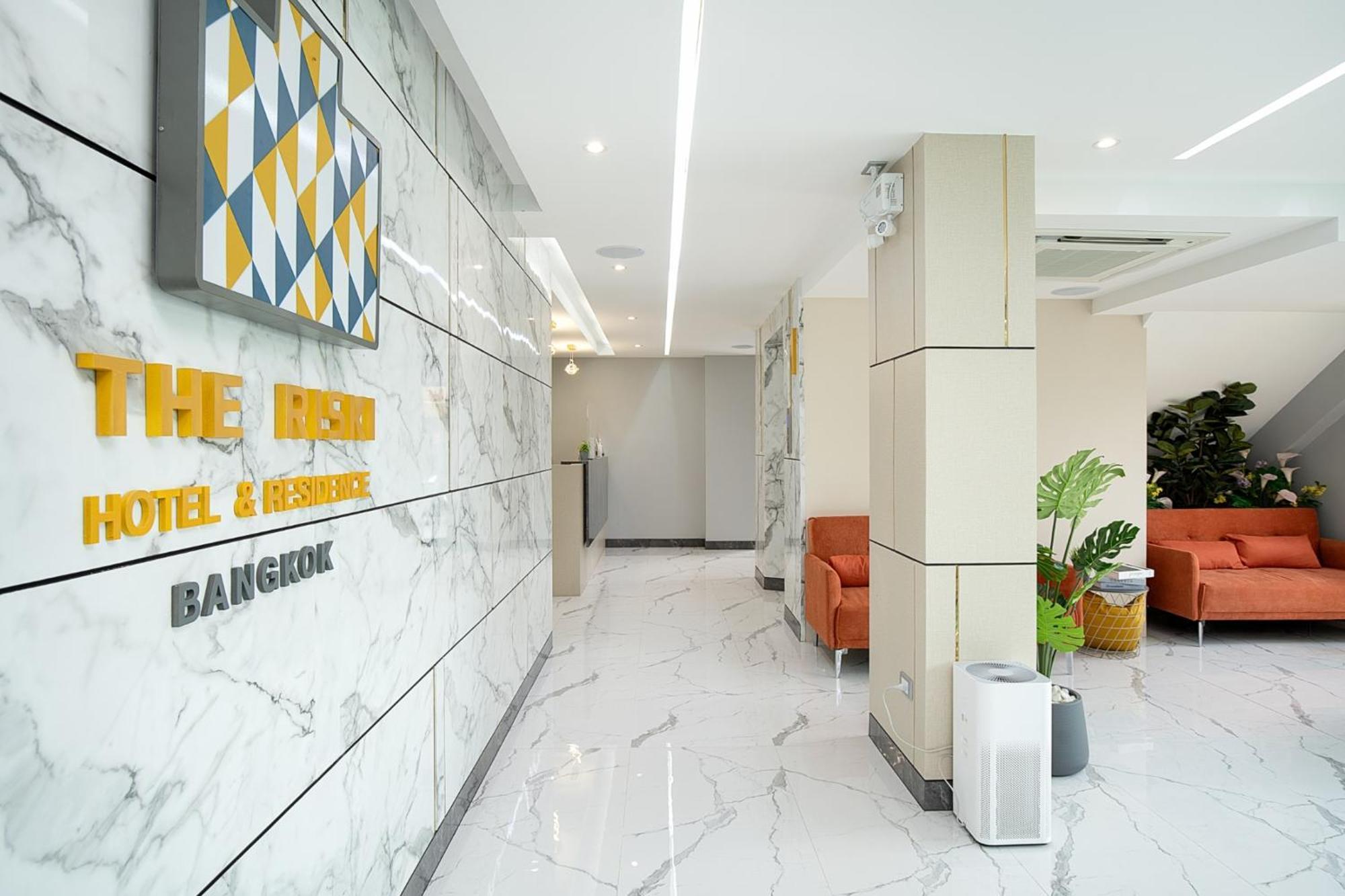 The Riski Hotel At Bangphlat Station Sha Bangkok Luaran gambar