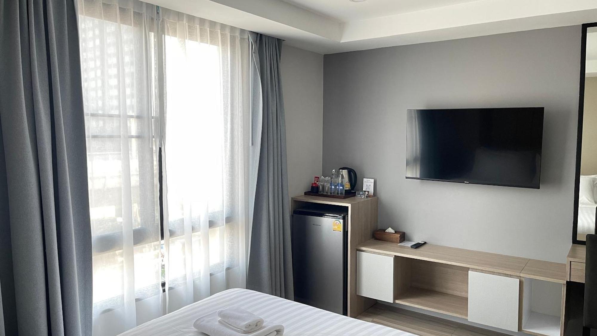The Riski Hotel At Bangphlat Station Sha Bangkok Bilik gambar